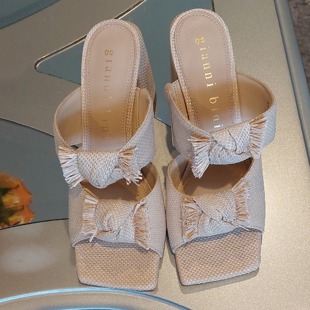 Gianni Bini Women's Cream Woven Mules - Height: 4 inches Brand New